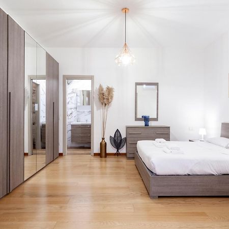 The Boutique Houses - In The Heart Of Navigli Milan Bagian luar foto