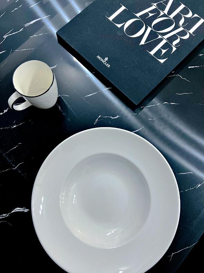 The Boutique Houses - In The Heart Of Navigli Milan Bagian luar foto