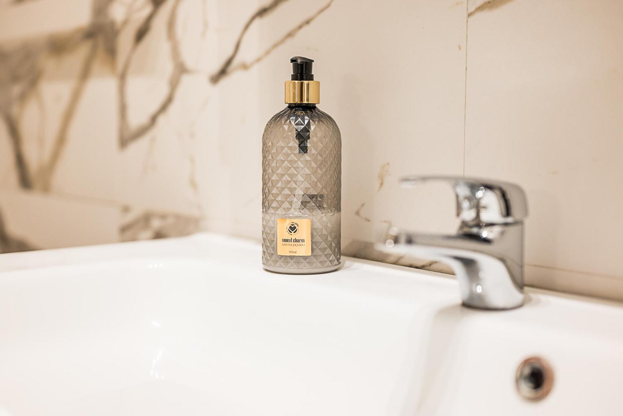 The Boutique Houses - In The Heart Of Navigli Milan Bagian luar foto